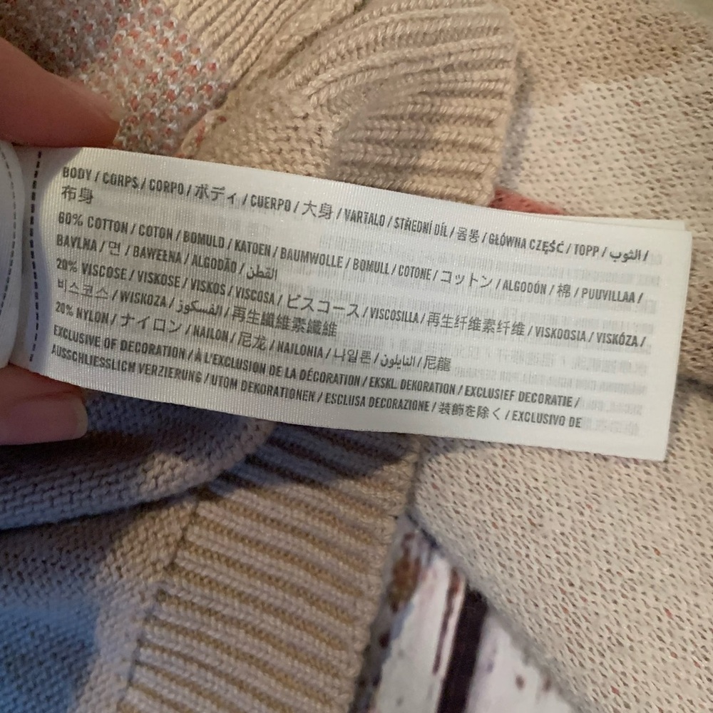 Hollister cardigan crop sweater. Striped. Size M. - Picture 6 of 9